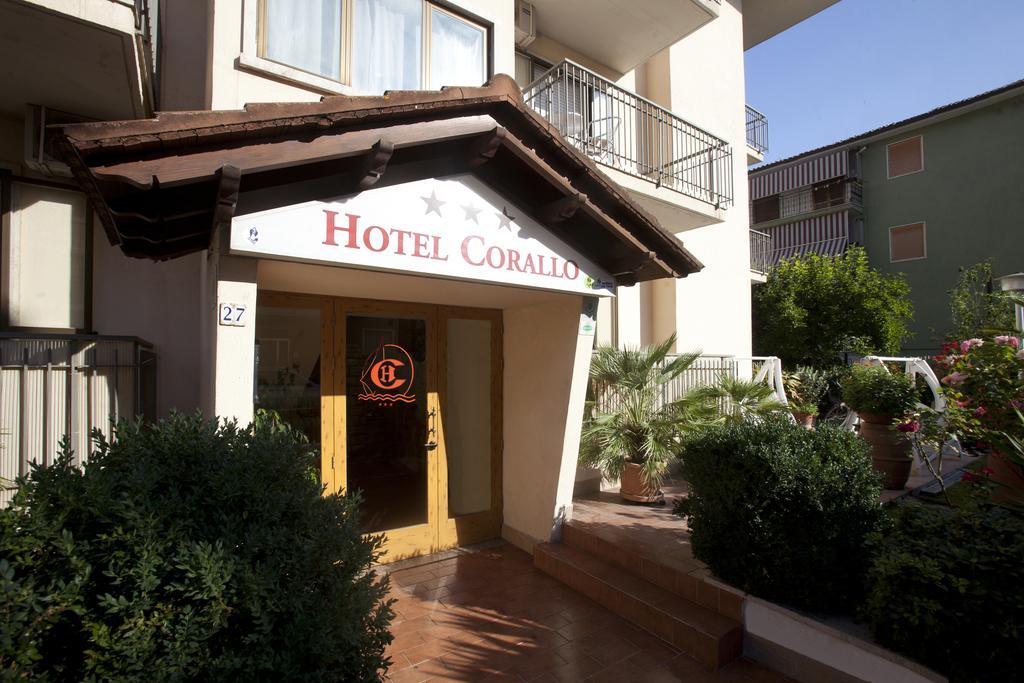 Hotel Corallo Albinia Exterior photo